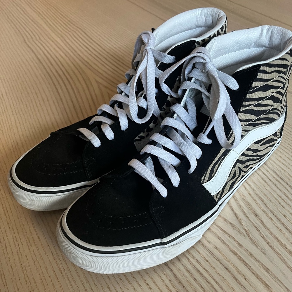 Vans, leopard/tiger print - size 9.5